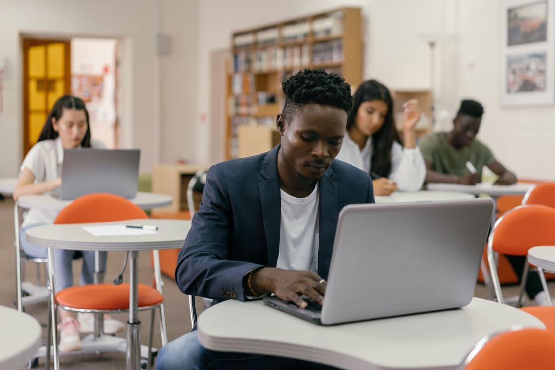 African students joining a live Twi class on Google Meet